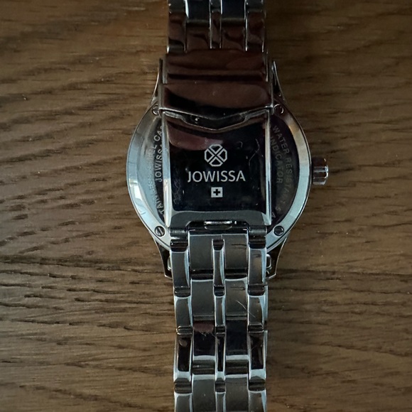 New watch from Switzerland with all of its tags, warranty, Needs a new battery - Picture 3 of 3